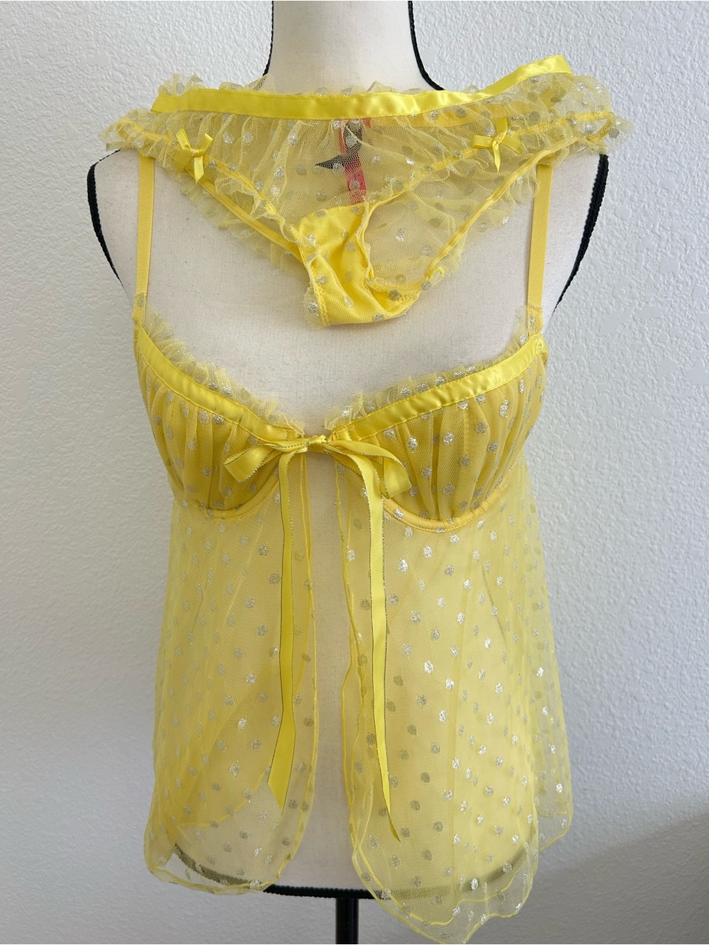 VICTORIA SECRET SEXY LITTLE THINGS 36B Butter Yellow Polka Dot Mesh Baby Doll